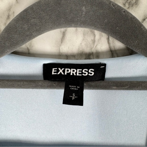 Express Floral Twist Front Flutter Sleeve Dress Size Small V Neck - Picture 5 of 6